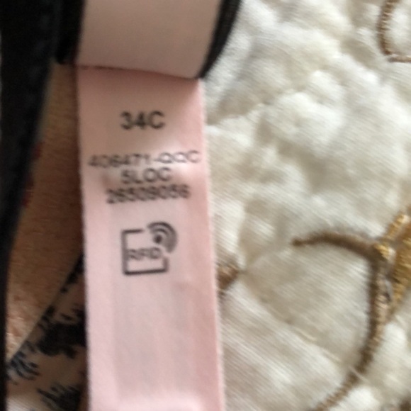 Victoria’s Secret bra. 34C - Picture 5 of 7